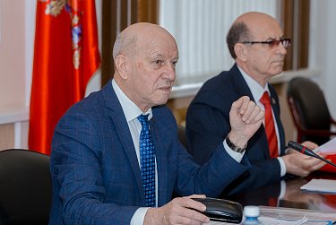 Депутаты поддержали индексацию выплат приемным родителям